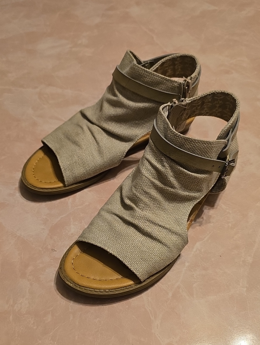 Blowfish Malibu Womens Light Beige Open-Toe Sandals